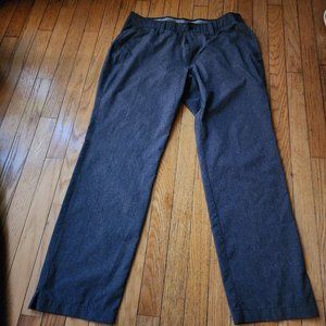 Under Armour Men’s Gray Golf Pants Size 36x32 Straight Leg